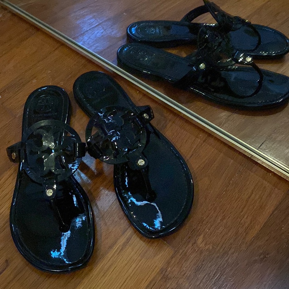 Black glossy tory Burch sandals!